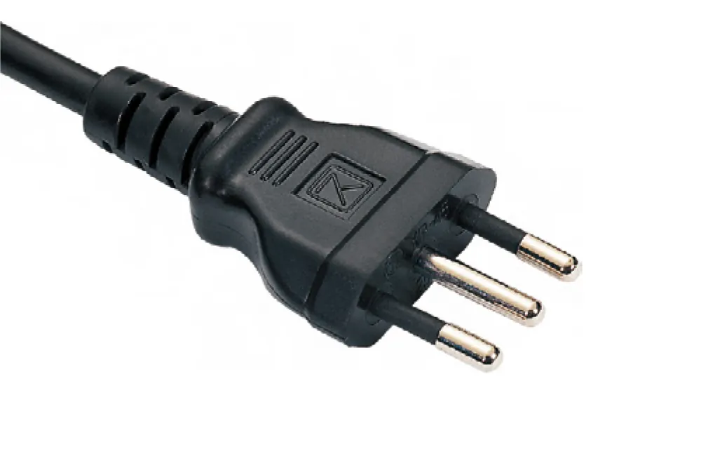 Italienischer Netzstecker Typ L