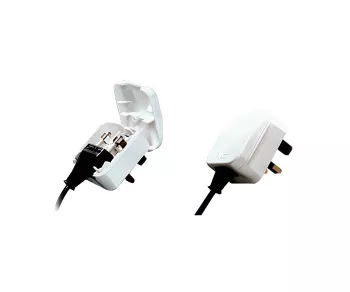 Stromadapter EU Buchse auf UK Typ G Stecker, 3A, verschraubt, weiß