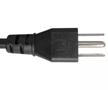 Maitinimo kabelis Amerika, JAV, NEMA 5-15P, B - C13 tipo, pasuktas į šoną, AWG18, SVT, UL/CSA, juodas, 1,80 m ilgio