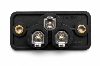 DINIC IEC 60320-C6 Priză de încastrare cu fixare prin șuruburi, 2,5 A, 250 V~, ambalaj în vrac
