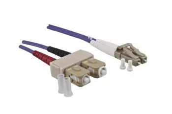 Câble à fibres optiques OM4, 50µ, connecteur LC / SC multimode, violet érica, duplex, LSZH, 20m