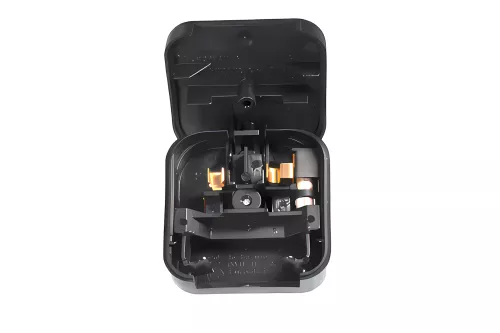 Stromadapter EU Buchse auf UK Typ G Stecker, 3A, verschraubt, schwarz Stromadapter EU Buchse auf UK Typ G Stecker, 3A, verschraubt, schwarz