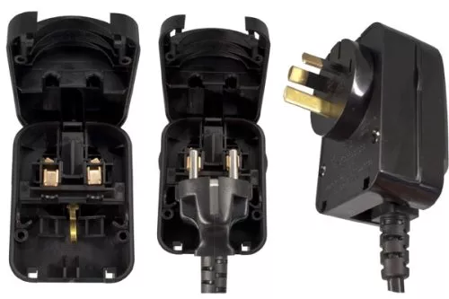 Stromadapter CEE 7/3 auf AUS Typ I Stecker, verschraubt, schwarz