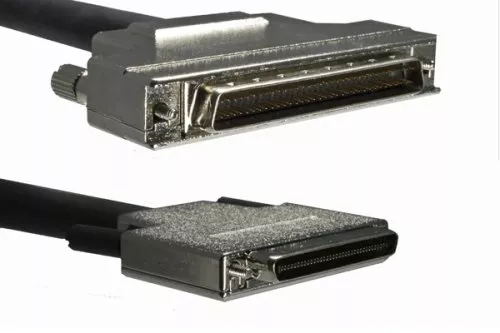 MADISON LVD-kabel UHD-CX 68-plugg til HD 68-plugg, dobbeltskjermet, tvunnet par, lengde 5,00 m